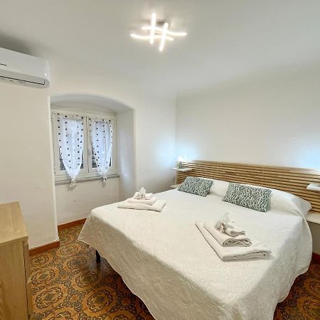 A Ca Mea Apartment ลาสเปเซีย ภายนอก รูปภาพ