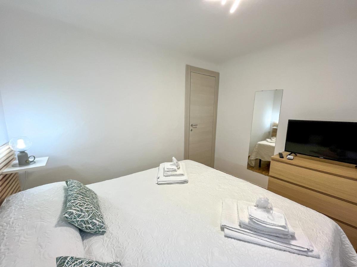 A Ca Mea Apartment ลาสเปเซีย ภายนอก รูปภาพ