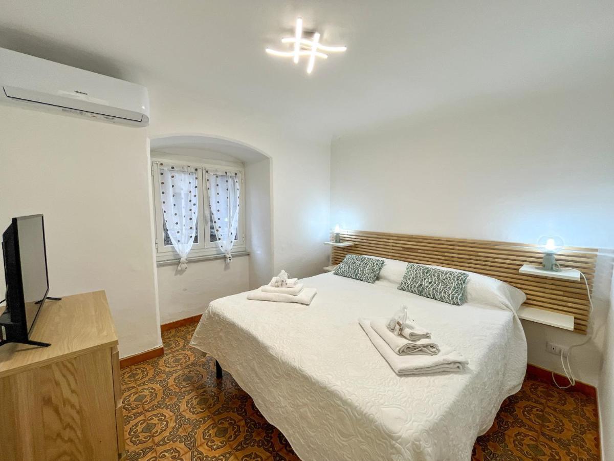 A Ca Mea Apartment ลาสเปเซีย ภายนอก รูปภาพ