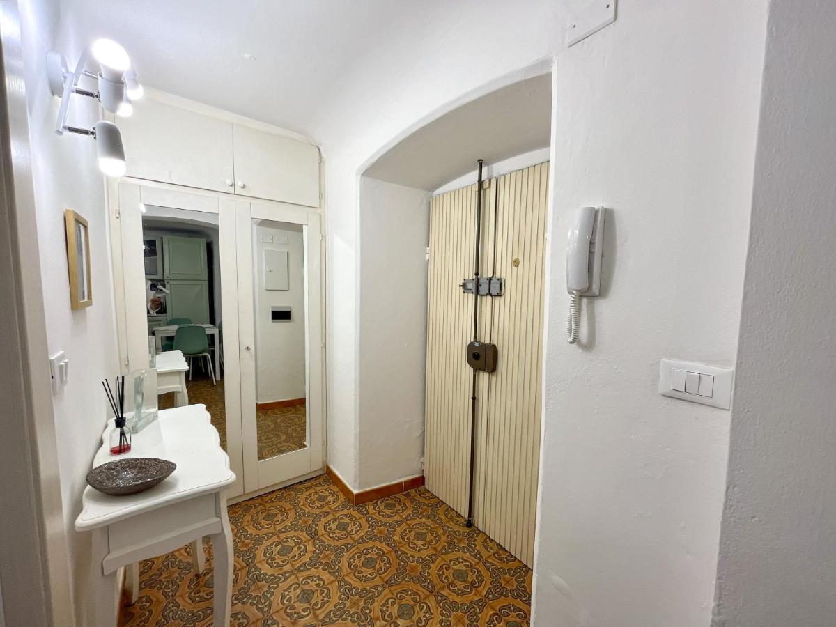 A Ca Mea Apartment ลาสเปเซีย ภายนอก รูปภาพ